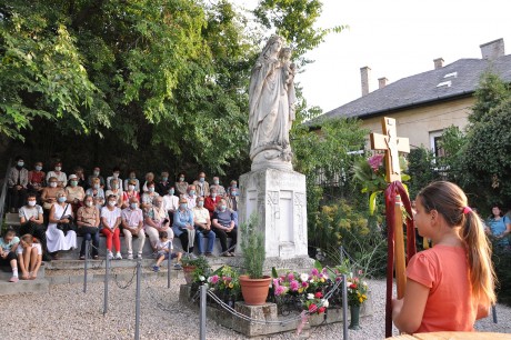 A Máriavölgyi kegyszoborhoz zarándokoltak vasárnap az öreghegyi hívek